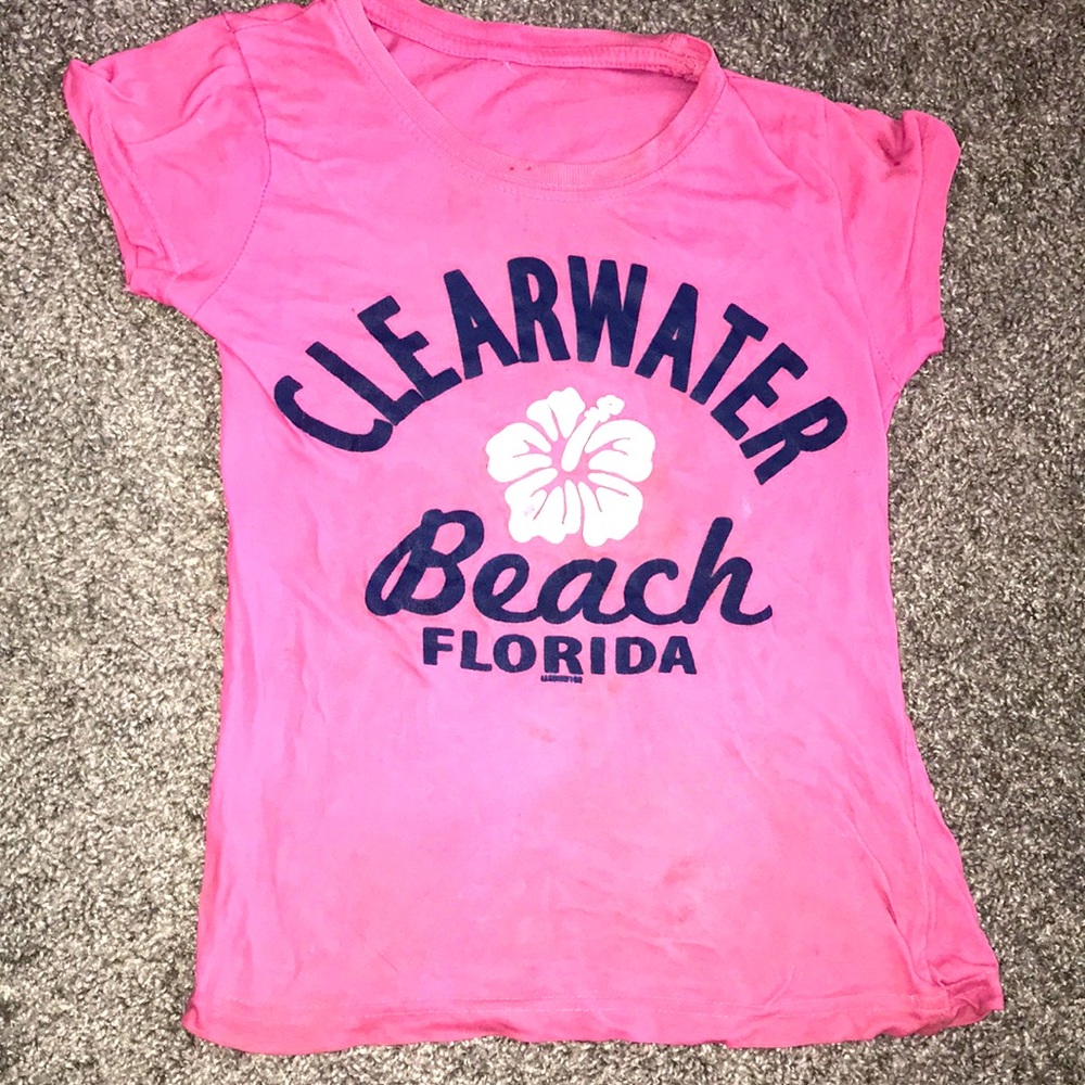 This shirt is for six years old and brand new it is it’s from 7 to 6 years old
